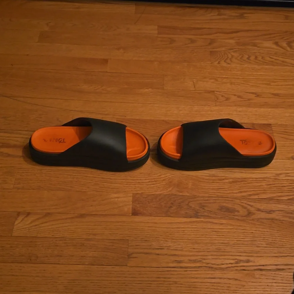 Platform Shoes - Picture 3 of 5